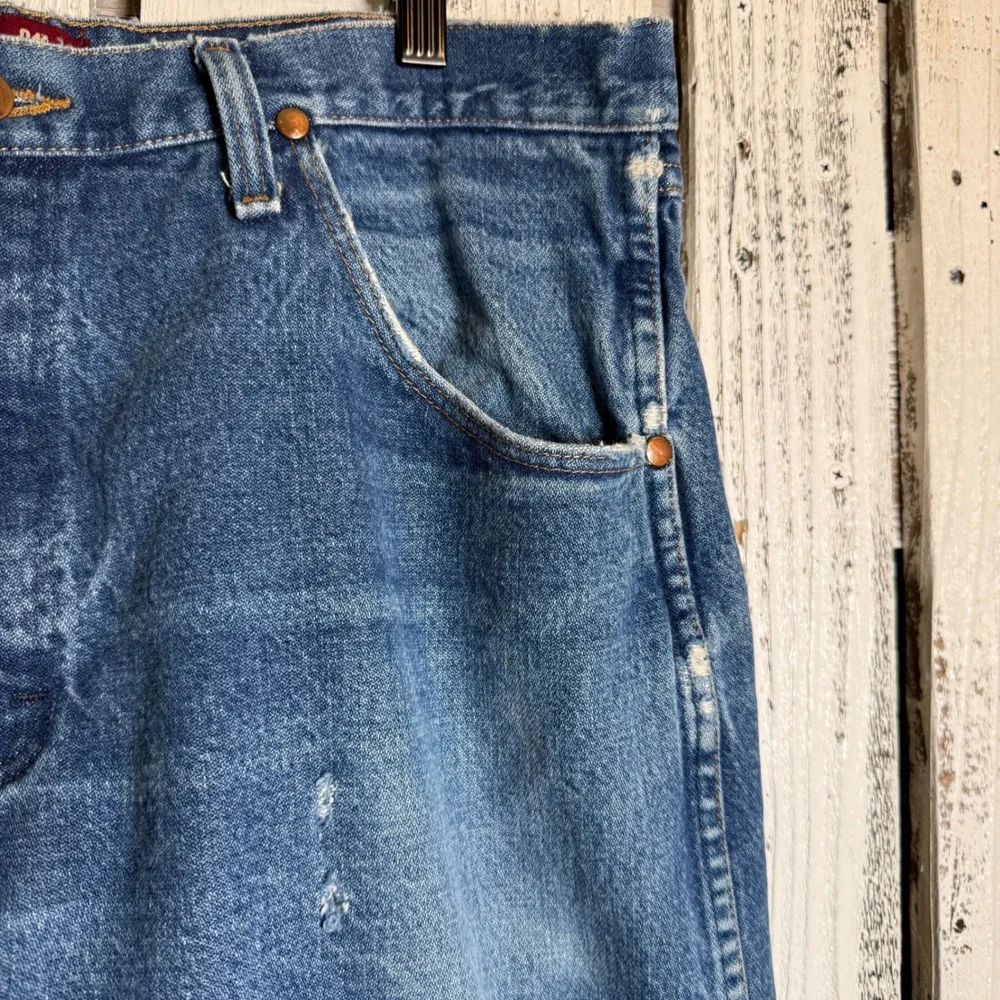 VTG Wrangler Relaxed Fit‎ Distressed Blue Denim Jeans Men's 36 x 30 Coboy Rodeo - Picture 8 of 11